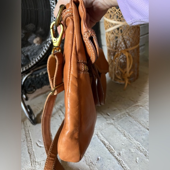 Fossil Erin Foldover Butter Soft Smooth Caramel Leather Tote Crossbody Bag - Picture 9 of 12